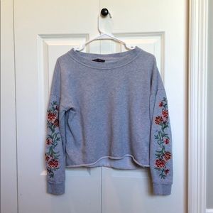 Olivia Sky long sleeve, cropped sweatshirt